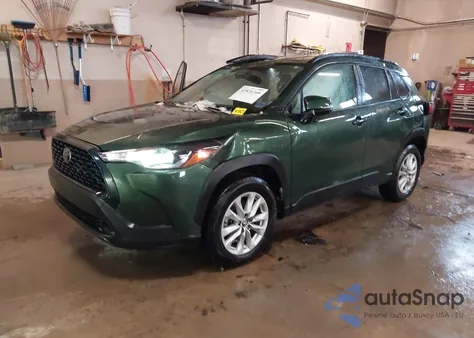 2024 Toyota Corolla Cross Le z USA, uszkodzony, nr VIN 7MUCAABG6RV093343